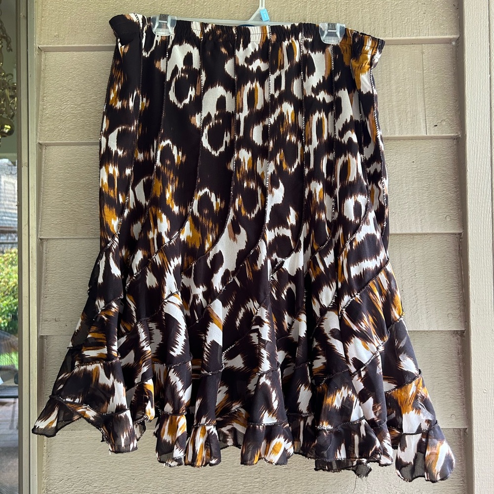 Tease skirt elastic waist fully lined pleats with flare hem Sz L